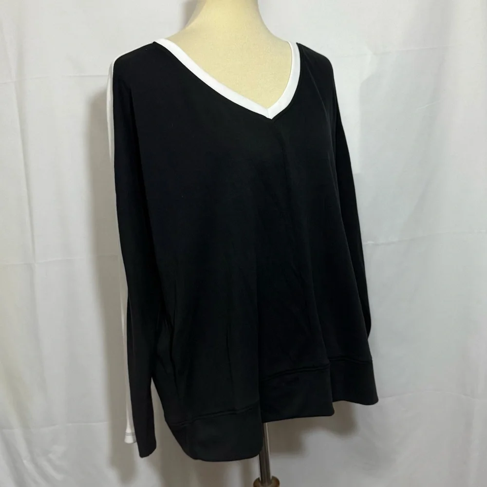French Laundry Women’s Size XL Black Sweater with White V-Neck - Picture 4 of 12